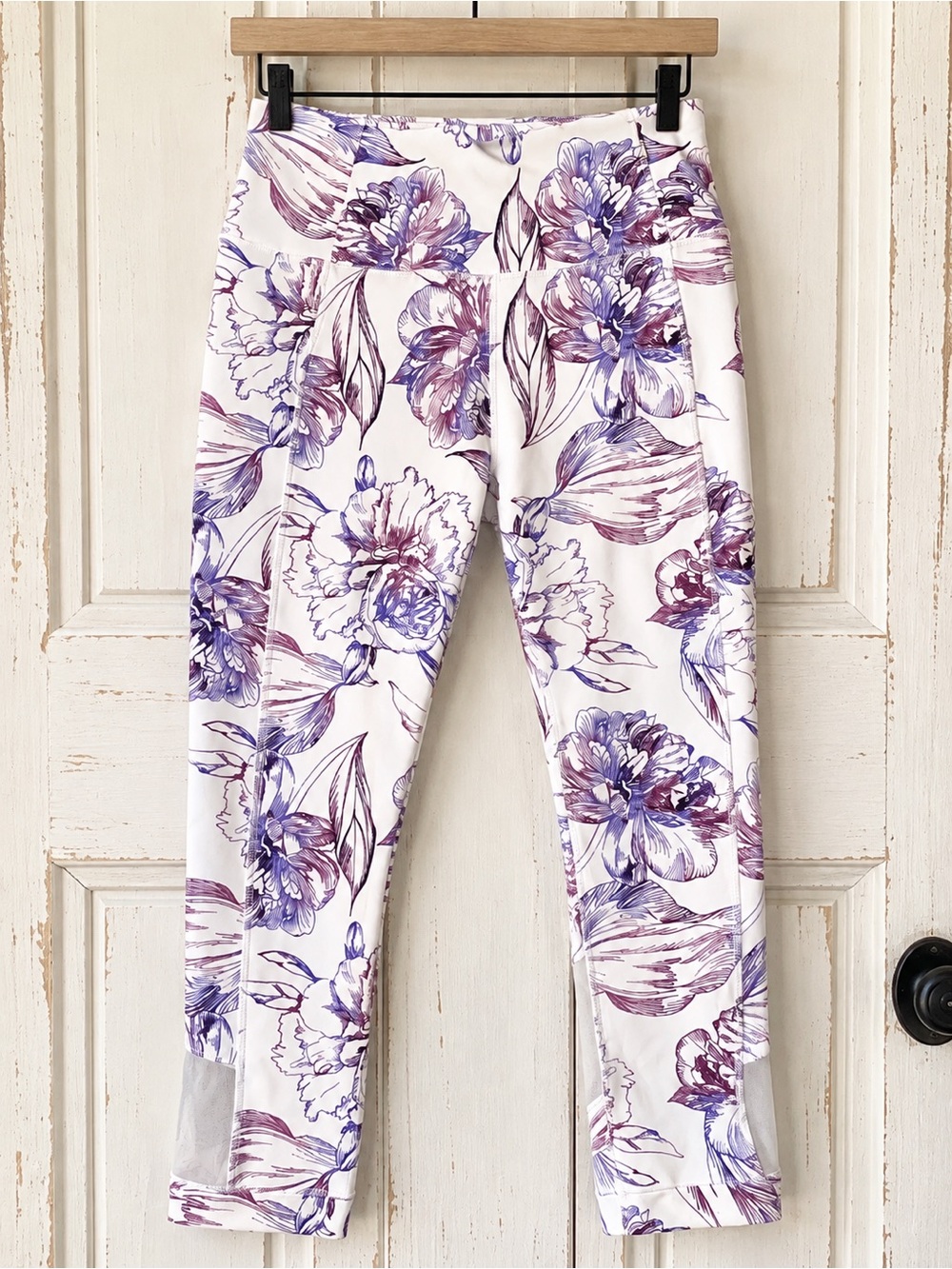 CALIA by Carrie Underwood White Leggings with Purple Floral Print